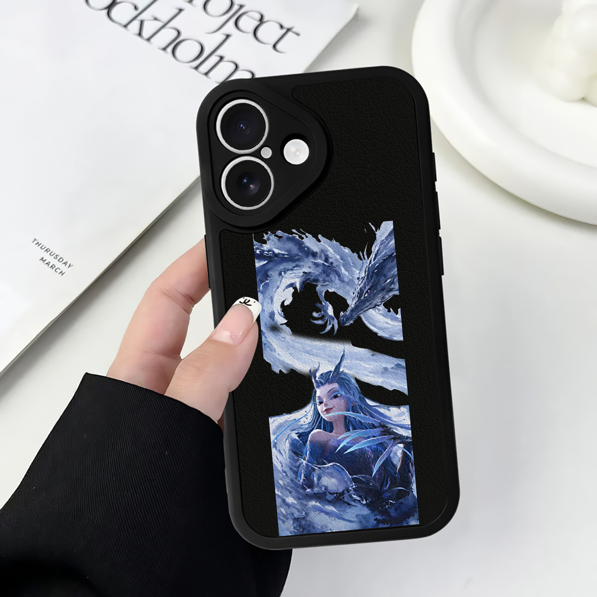 （画像用） Ne Zha 2 ナタ 魔童の大暴れ 【iPhone 16シリーズ対応】シリコンスマホケース（レザー調） 材質：シリコン